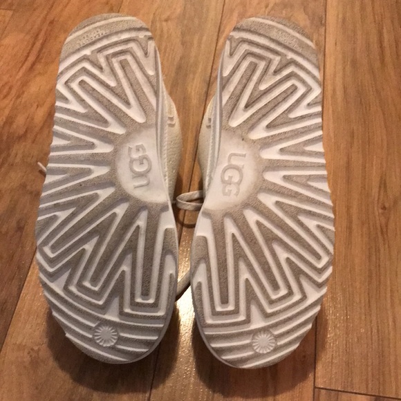 Girls White Highland Ugg High Top Sneakers - size 4us - Picture 5 of 7